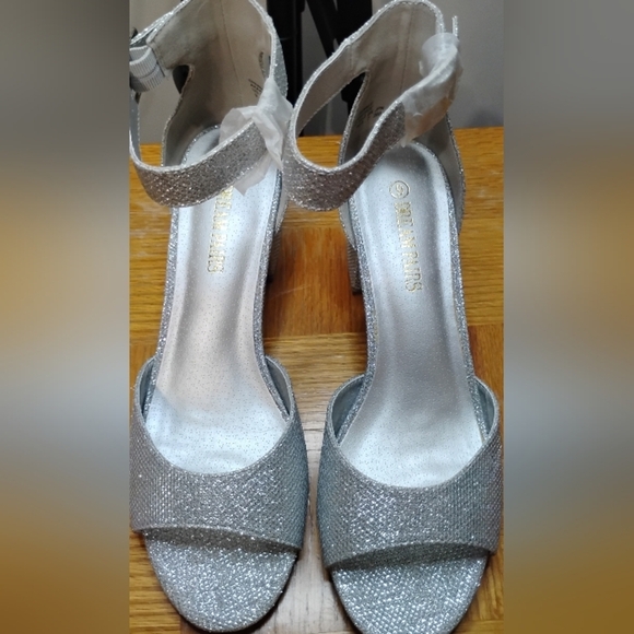 Dream Pairs Shoes - Dream pairs, Silver Glitter block heel sandal size 9